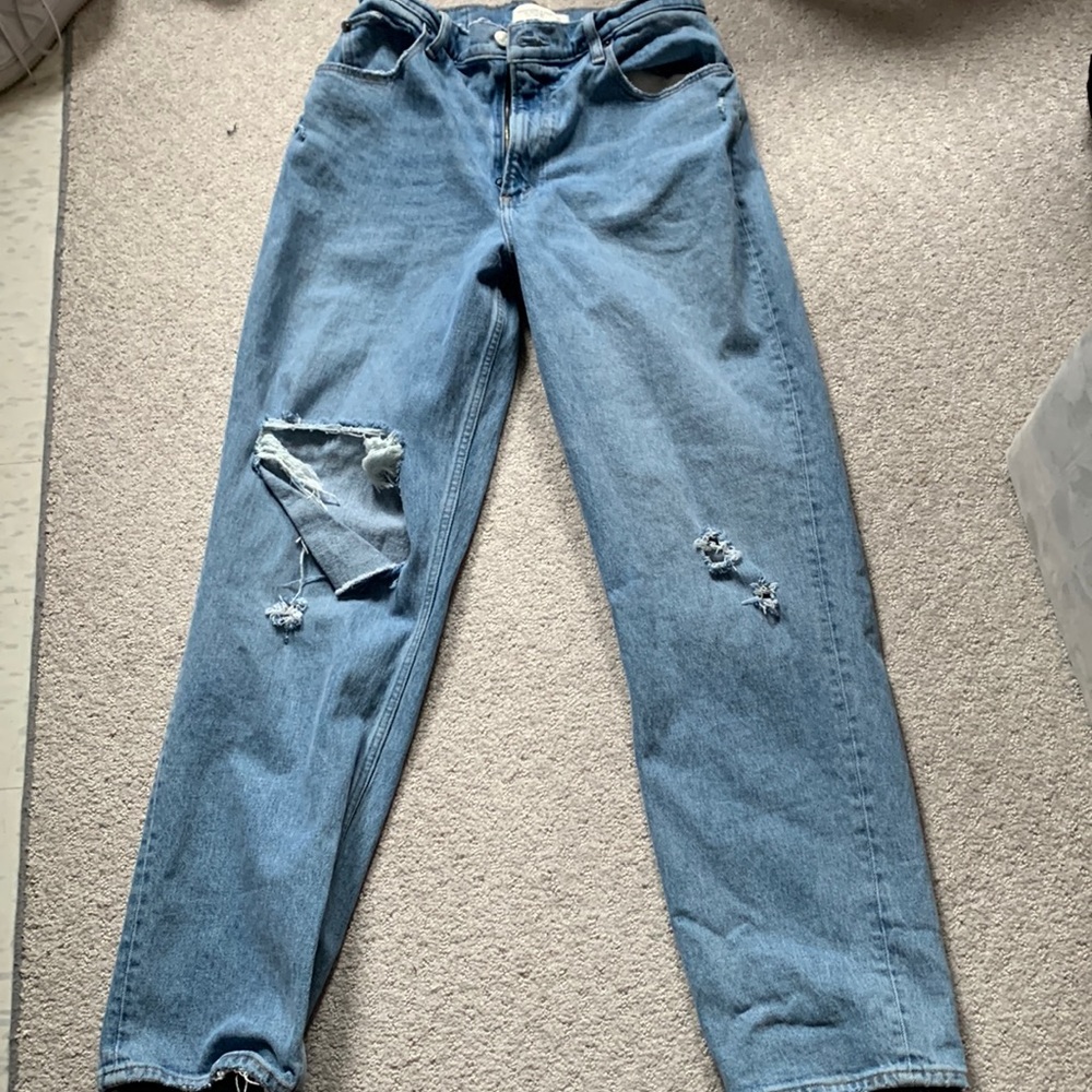 Abercrombie & Fitch 90s straight ultra High-Rise Distressed Light Blue Jeans